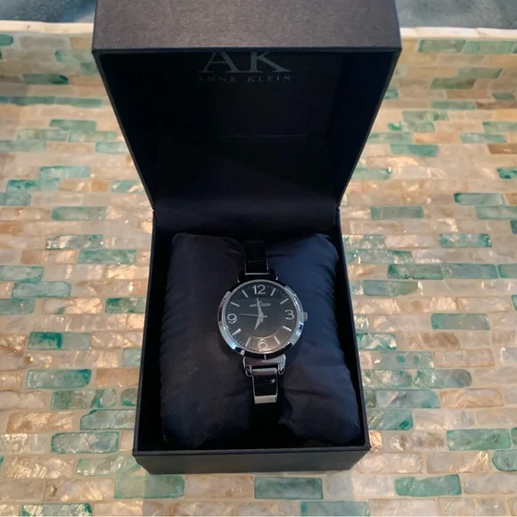 NWT Anne Klein Women’s Stainless Steel Water Resistant 2007 Bracelet Watch Anne Klein Stainless Steel Case Not Water Resistant  main image 3